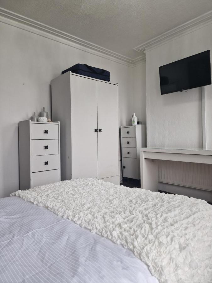 Double Rooms, Free Continental Breakfast, Pics And Full Address Sent After Booking, 2 Miles To City Centre Belfast Eksteriør bilde