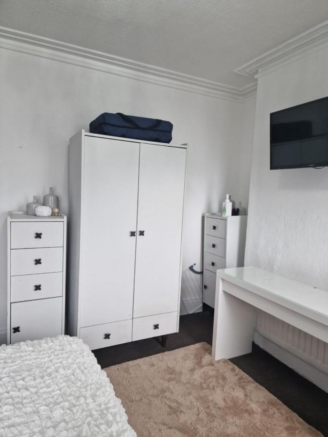 Double Rooms, Free Continental Breakfast, Pics And Full Address Sent After Booking, 2 Miles To City Centre Belfast Eksteriør bilde